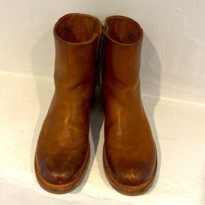 Frye boots! Excellent condition. Women’s size 7.